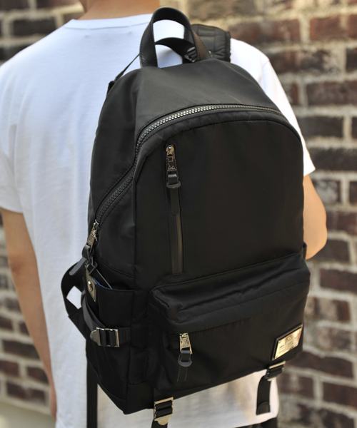 FUNDAMENTAL DAYPACK | MAKAVELIC OFFICIAL ONLINE STORE
