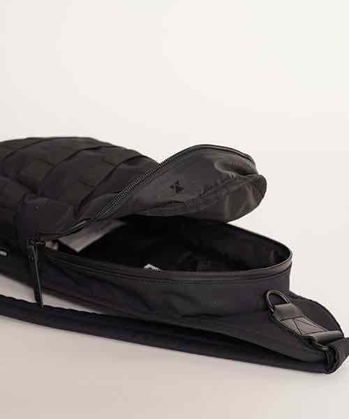 SALE】EXCLSV BODY BAG / ボディバック商品ページ | MAKAVELIC（マキャベリック）公式通販サイト